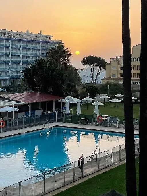 アパート Cozy Renovated Studio Located In Centre Of Benalmadena And Puerto Marinaアパートメント スペイン